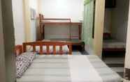 Kamar Tidur 6 Coffee Swings Lodging House