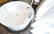 Toilet Kamar 5 SSAW Boutique Hotel Xiaoshan City Center