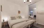 Bilik Tidur 2 Renovated Apartment w/ Private Courtyard, By TimeCooler