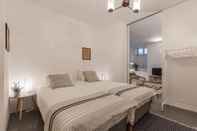 Bedroom Renovated Apartment w/ Private Courtyard, By TimeCooler