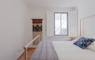 Kamar Tidur 7 Bright & Spacious W/ Orange Tree Patio Apartment by TimeCooler