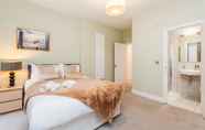 Bedroom 7 Stylish 3 Bed 3 bath in Kens High St