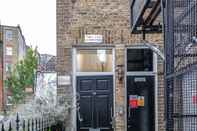 Exterior Stylish 3 Bed 3 bath in Kens High St