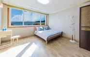 Kamar Tidur 4 Namhae Oceanview Pension