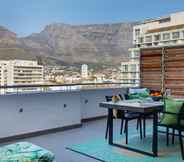 Ruang untuk Umum 3 Luxury Table Mountain Balcony Apartment