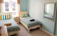 Bedroom 3 Warm Cosy Family Home With Free Parking