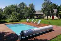 Swimming Pool Chambres d'hotes La Petite Charnasserie