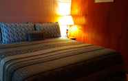 Bedroom 4 Pine Grove Motel
