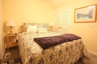 Bedroom Mv6: Lover's Point Mermaid Cottage