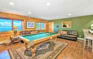 Common Space 5 Lx10: Lake View Jewel Estate With Pool Table