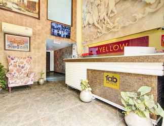 Lobi 2 FabHotel Yellow