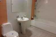 Toilet Kamar Sharp Hotel