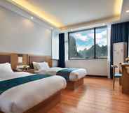 Bedroom 5 Yangshuo Qingyunge Hotel