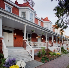 Exterior 4 2 Bed Oasis near Forsyth Park