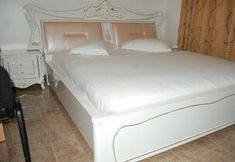Bedroom 4 GoExpat Safaris