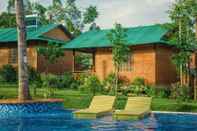 Swimming Pool Valley Sen Bungalow