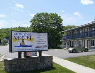 Exterior 2 Munising Motel