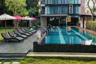 Swimming Pool S Loft Sport and Wellbeing Hotel