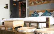 Kamar Tidur 6 Car Theme Inn