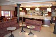 Bar, Kafe, dan Lounge Hotel Suis