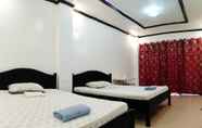 Kamar Tidur 4 Strangers Inn & Bar