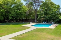 Swimming Pool Los Robles Apart Hotel