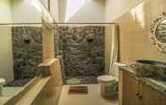 In-room Bathroom 5 Villa Di Sawah Pejeng