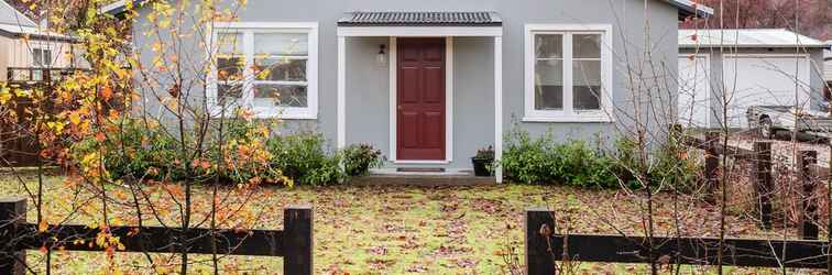 Exterior Picturesque Home in Historical Arrowtown