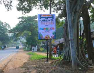 Exterior 2 Hangover Hostels Sigiriya