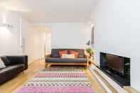 Ruang untuk Umum Modern Holland Park apartment