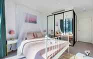 Bedroom 2 FV Dream 2 BED Apt+ Pool+ Free Parking Qfv211-16