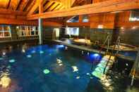 Swimming Pool Chalet Hotel L'Ecrin