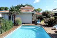 Swimming Pool Villa Surcouf