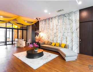 Lobby 2 Vista Residence by Sparrow Homes