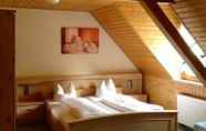 Kamar Tidur 4 Hotel Saalestrand