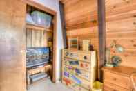 Lobby Dollar Point Lookout 3 Bedroom Cabin by Redawning