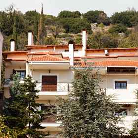 阿拉霍瓦山頂愉悅公寓飯店1 , 飯店Dimos Orchomenos