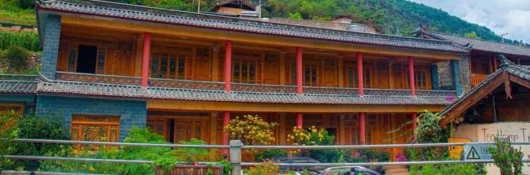 Exterior Tiger Leaping Gorge Tea-Horse Hotel