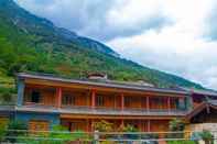 Exterior Tiger Leaping Gorge Tea-Horse Hotel