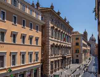 Bên ngoài 2 I Fiumi Di Navona