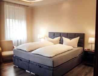 Bedroom 2 Hotel & Restaurant Peking