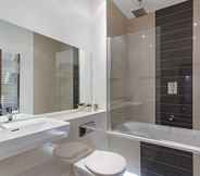 Phòng tắm bên trong 5 Karah Suites - Denmark House