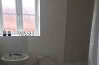 In-room Bathroom Karah Suites - Teeswater