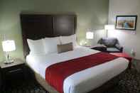 ห้องนอน Best Western Plus Lakeview Hotel