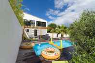 Swimming Pool Villa Holidays