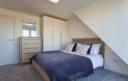 Kamar Tidur 4 Charles Hope Apartments Heathrow South