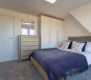 Kamar Tidur 4 Charles Hope Apartments Heathrow South