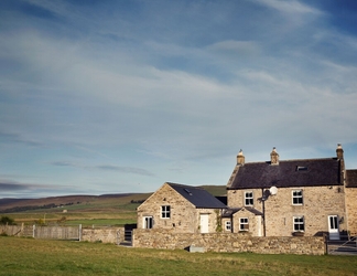 Exterior 2 Hunter House Farm