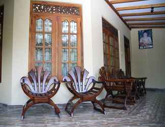 Lobby 2 Wildlife Safari House