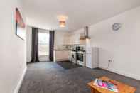 Common Space 2 Bed Flat in Pedestrianized High Street